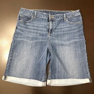 Simply Vera Vera Wang Womens' denim shorts, 14, VGUC